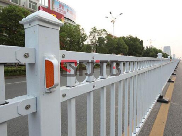 广州道路护栏案例